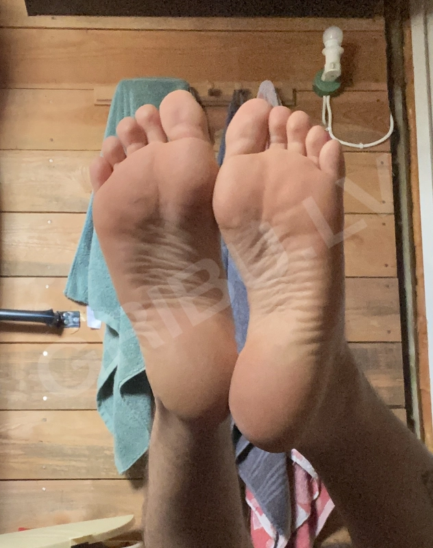 Private dating photo of men Sammysfeet 4135527